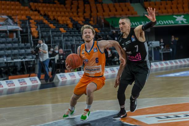 已与他达成 已与他达成