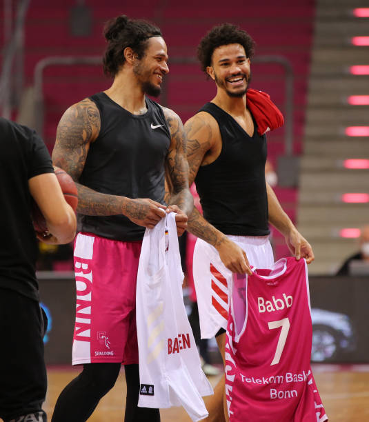 制服和注册 制服和注册